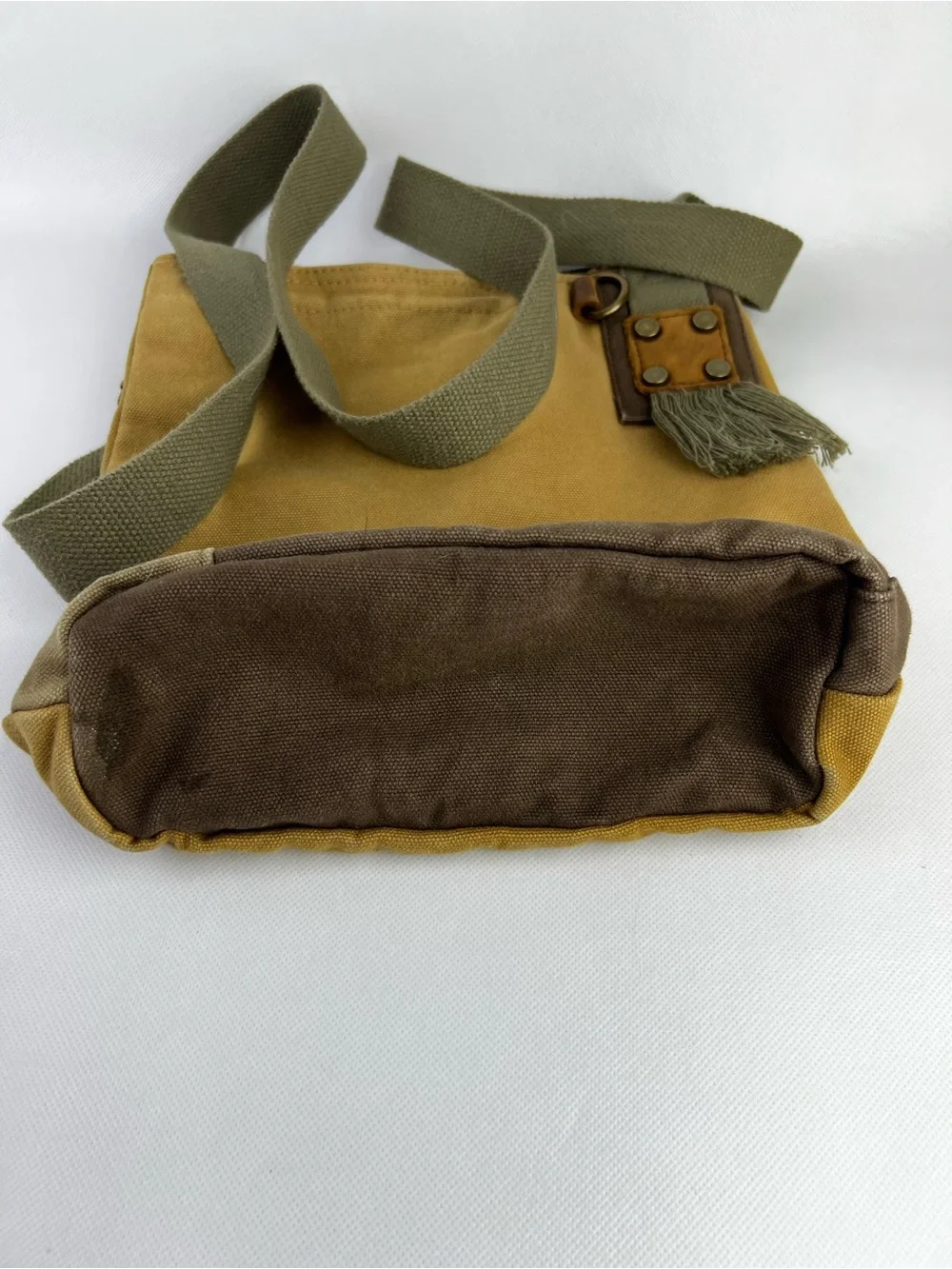 Chala Canvas Messenger Bag Tan Handbag Crossbody - Picture 10 of 13